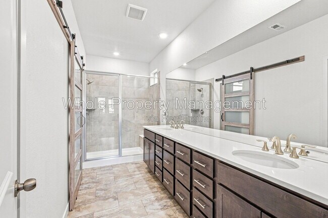 Building Photo - 15612 W Floyd Dr