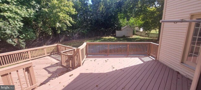 Building Photo - 6135 Fieldcrest Ct
