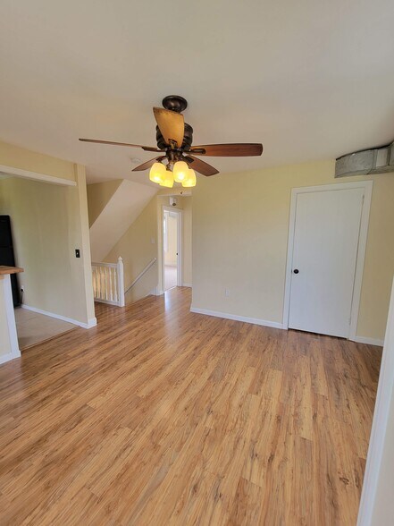 Building Photo - 933 Bleigh Ave