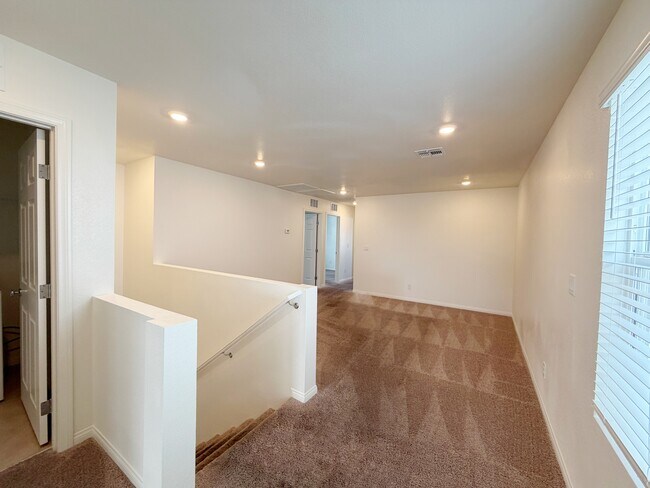 Building Photo - 6983 Cottage Vis Ave