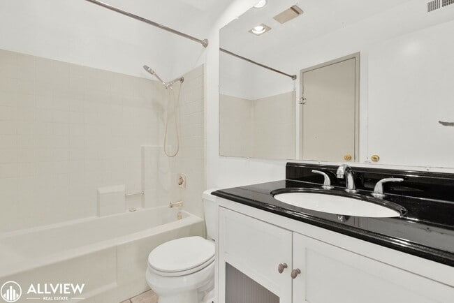 Building Photo - *MOVE-IN SPECIAL $100 OFF FIRST MONTH'S RE...