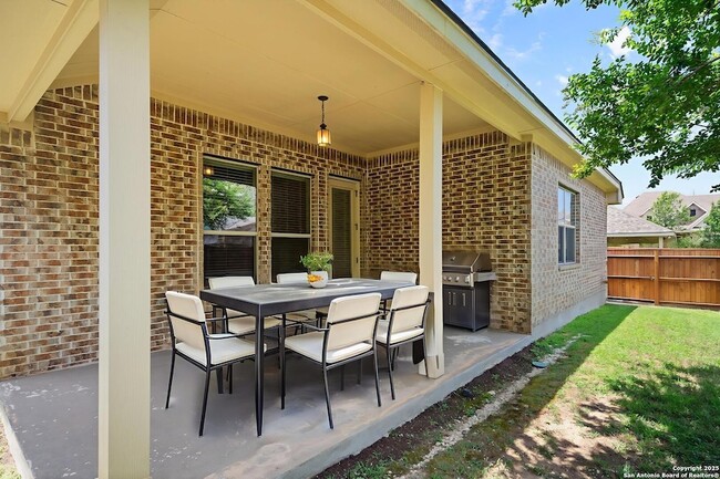 Building Photo - 723 Viento Point
