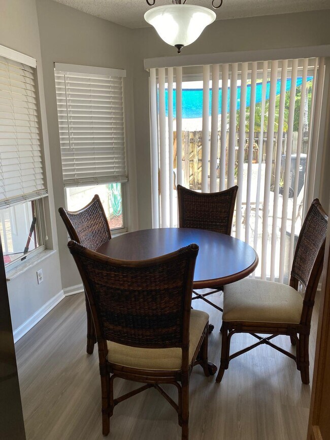 Building Photo - 12718 Westhampton Cir