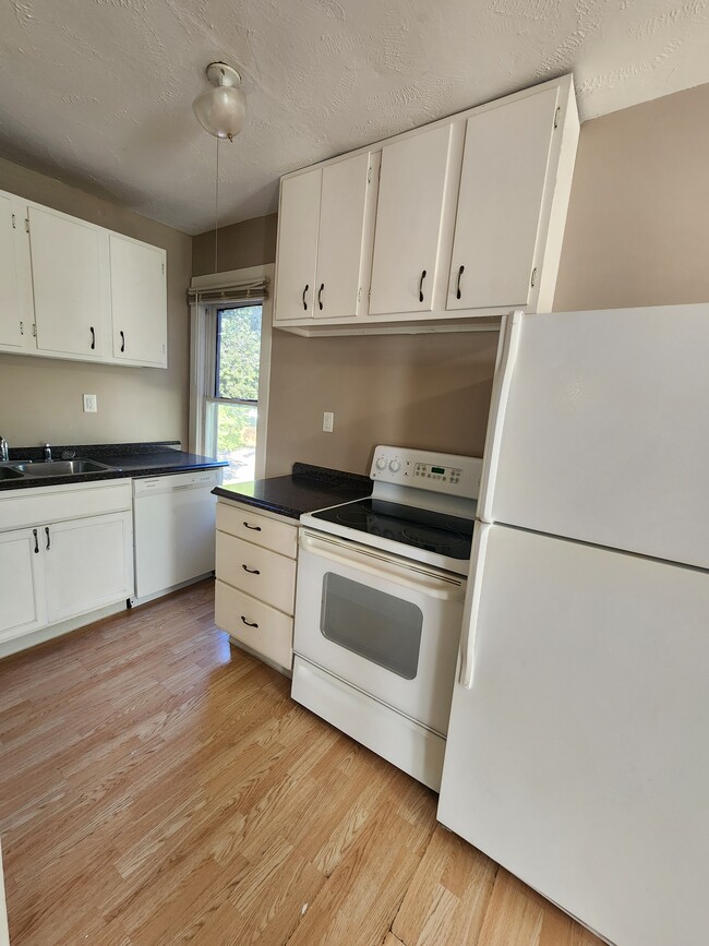 Building Photo - 4442 Knox St