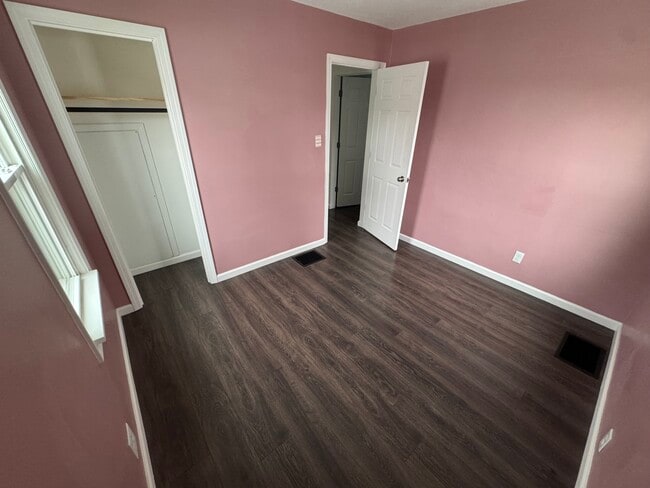 Building Photo - 2312 Newton St