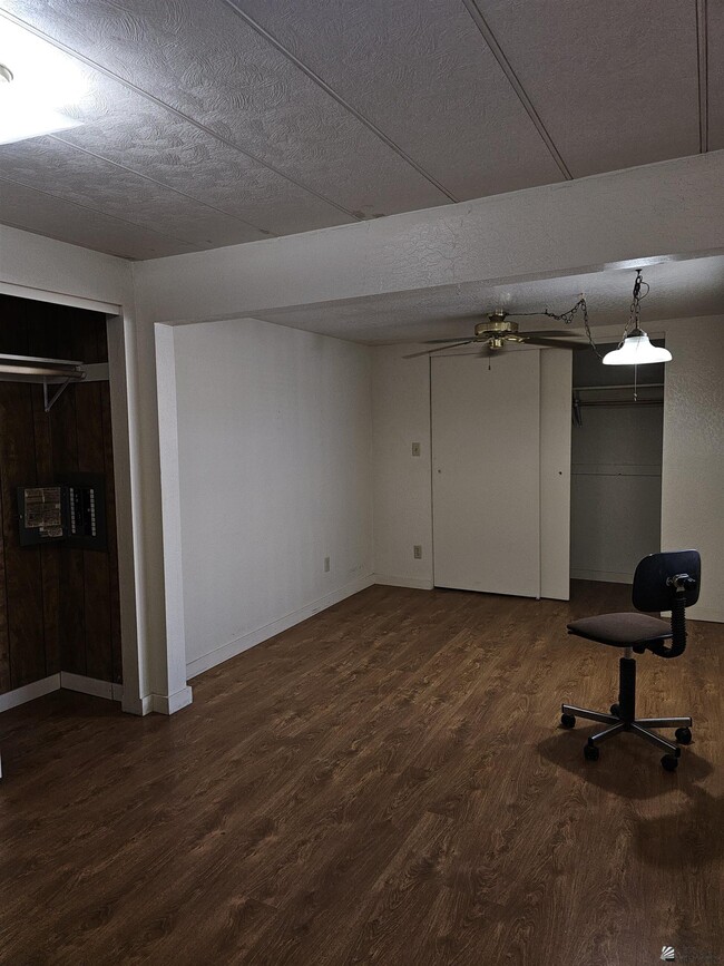 Building Photo - 2159 S Cottontail Ave