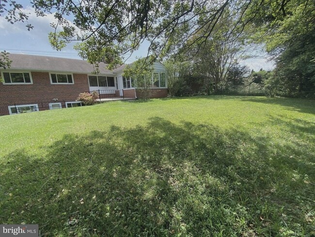 Building Photo - 6009 Cheshire Dr