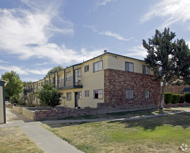 Primary Photo - Sierra Meadows Apartments