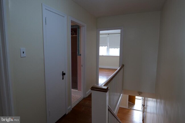 Building Photo - 1131 Kerper St