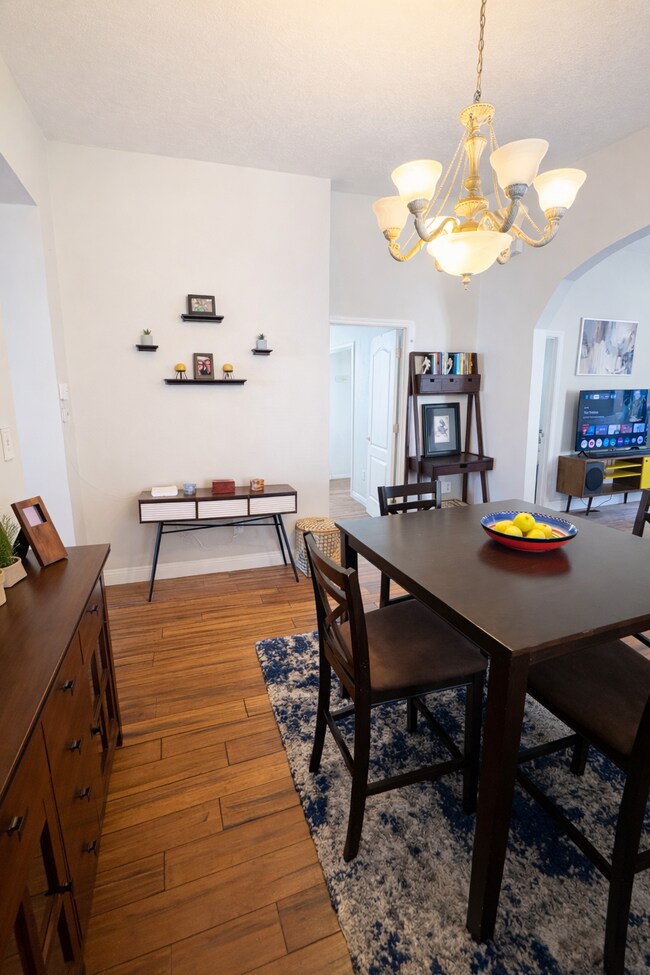 Building Photo - 722 Broadway Blvd SE