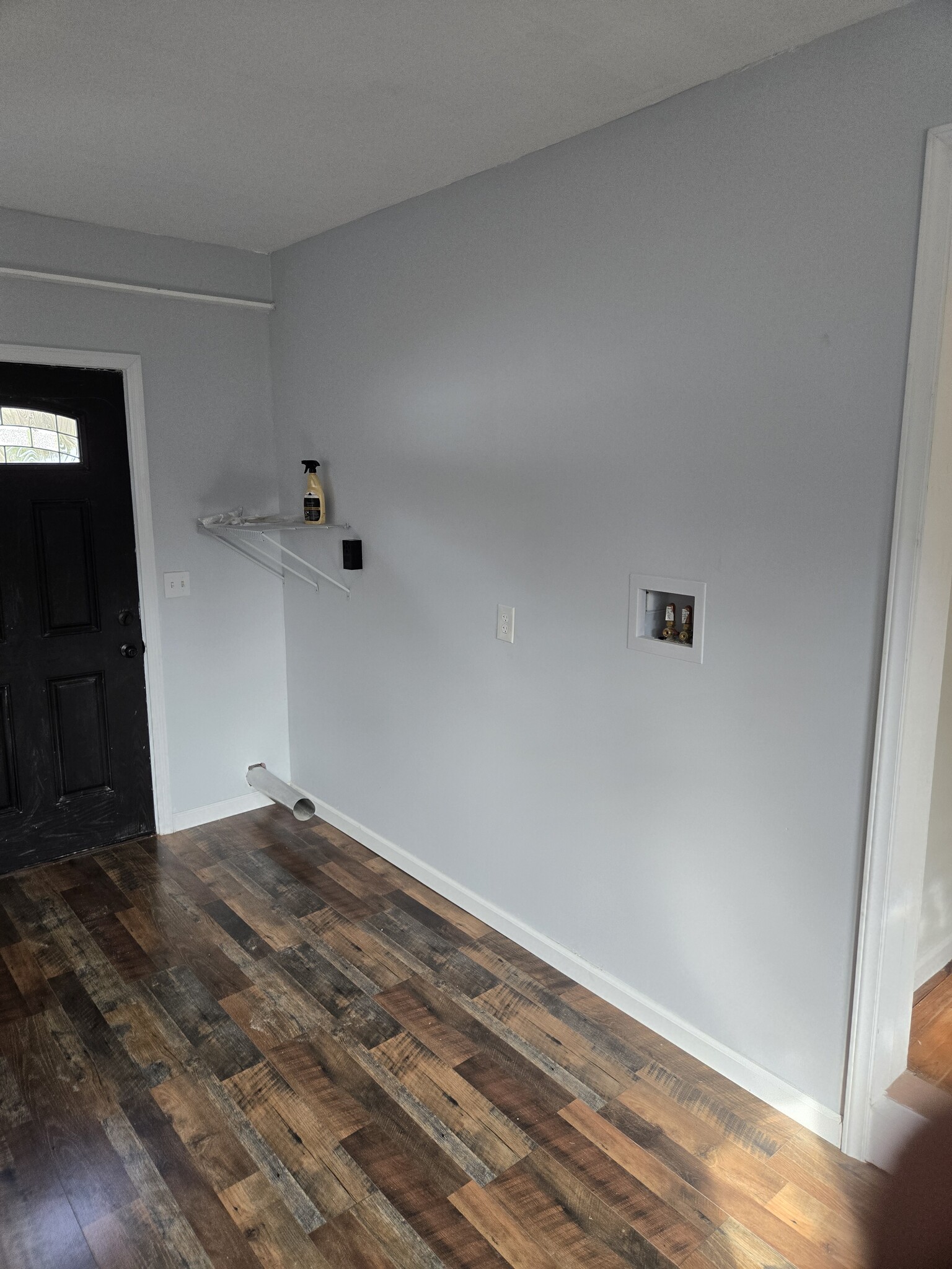 Washer/ Dryer hookup - 365 W Pine St