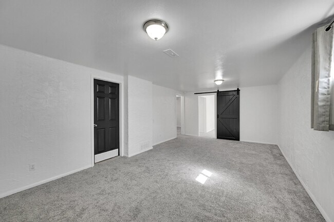 Building Photo - $2,095.95 with $300 off the first month's Rent - 4 Bedrooms, 2 Bathrooms, Single Family Home in C...