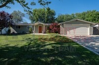 Building Photo - 1725 Crock Dr
