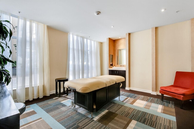 Building Photo - 550 Okeechobee Blvd