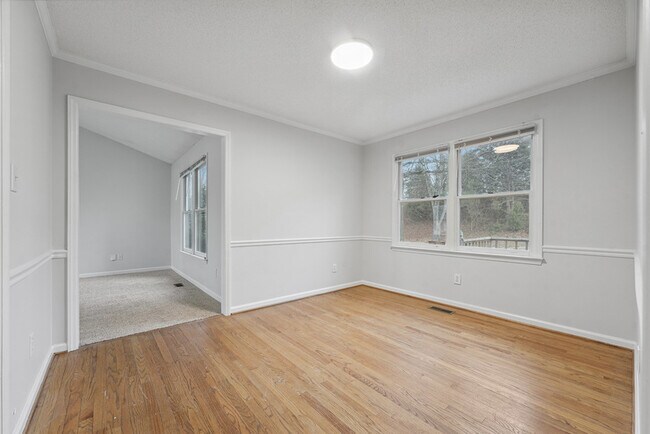 Building Photo - 131 Autumn Ridge Dr