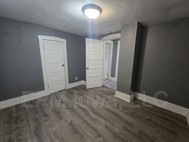 Building Photo - 707 Webster St