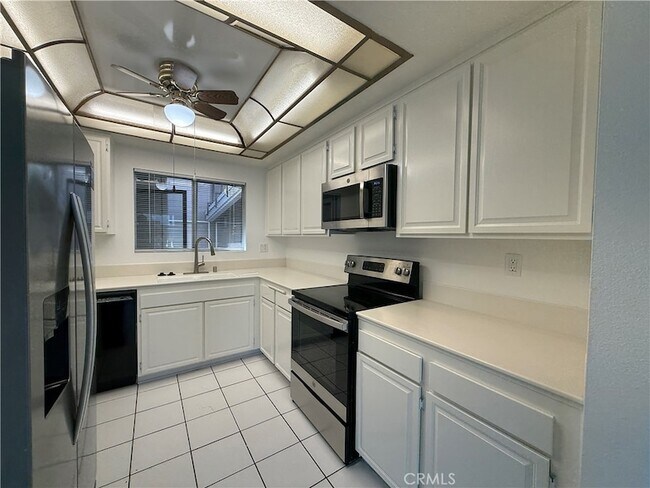 Building Photo - 3330 Bahia Blanca E