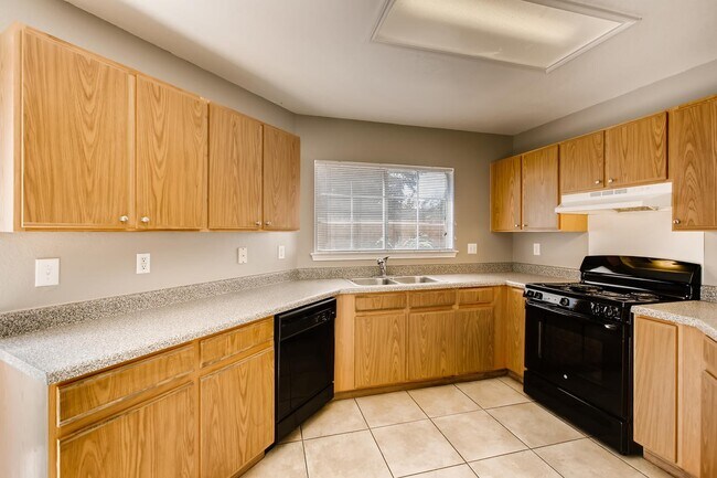 Building Photo - 4BR/2.5 Bath near the San Antonio Medical Center!!!