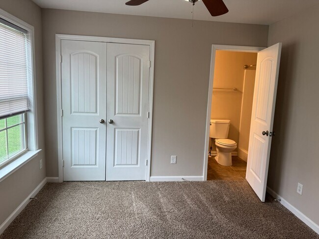 Building Photo - 1503 Gambill Wood Dr
