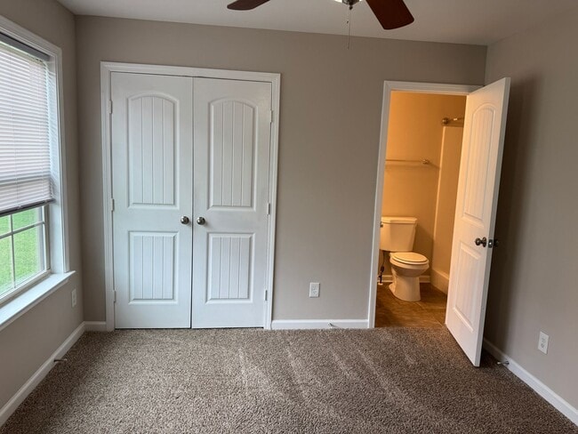 Building Photo - 3 bed 2 bath home in great neighborhood in Smyrna close to dining, entertainment and I-24 and I-840