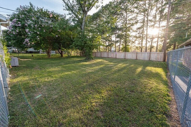 Building Photo - 4607 Beverly Kay Dr