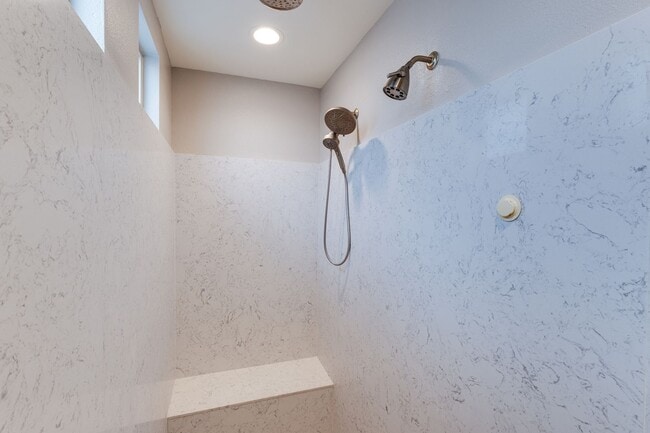 Building Photo - Stunning 5Bed/4.5 Bath home located in a prestigious guard gated community in Summerlin