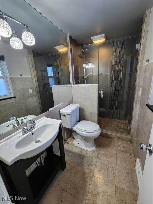 Building Photo - 2452 Bromley Rd