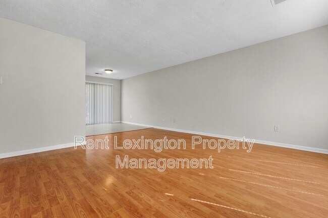Building Photo - 3352 Hartston Dr