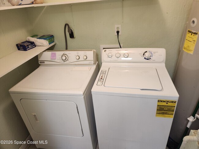 Building Photo - 2130 Forest Knoll Dr NE