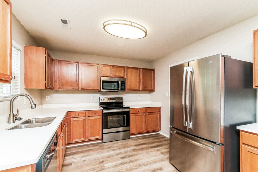 Building Photo - 5457 Thunderidge Drive