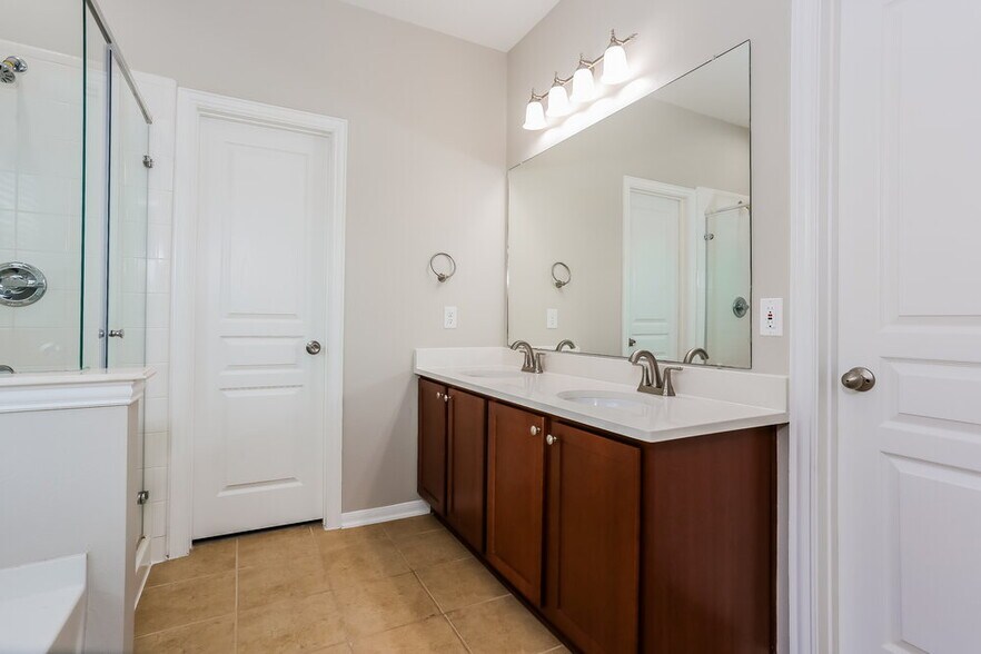 Building Photo - 17442 Hayley Springs Ct