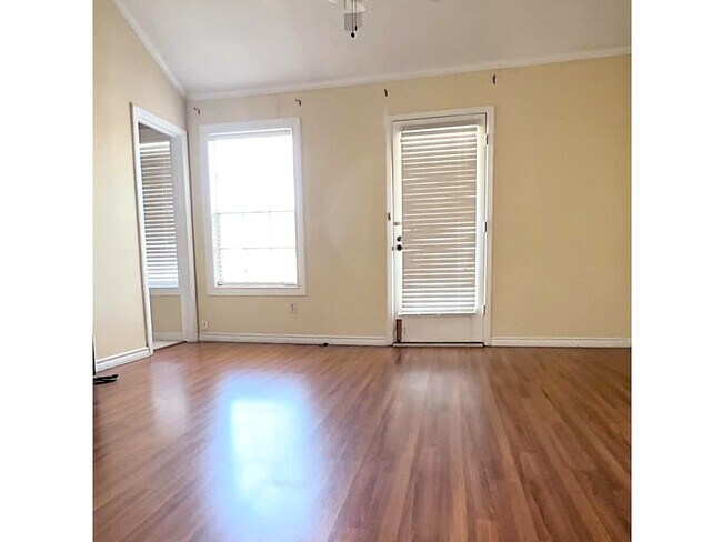 Building Photo - 11710 Southlake Dr