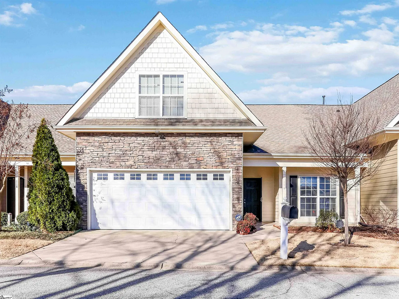 Front Elevation - 116 Ashgrove Ln