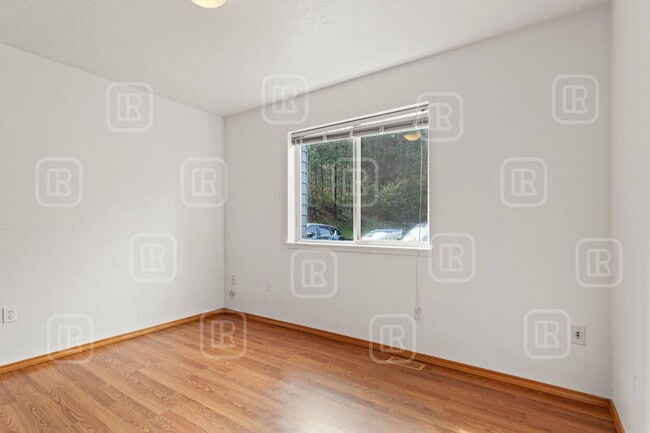 Building Photo - 1325 W Qualchan Dr