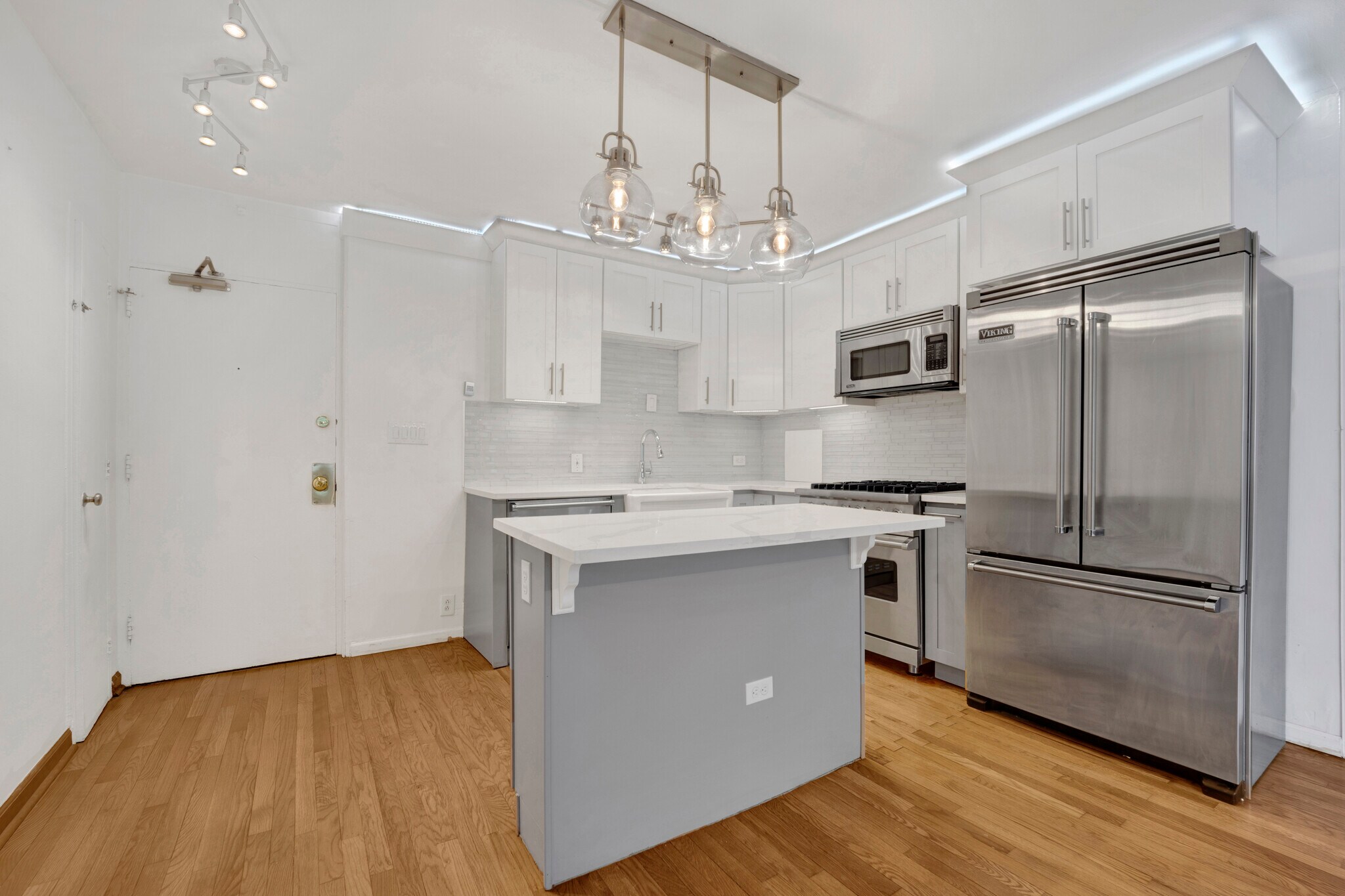 Building Photo - 1000 N Lake Shore Dr