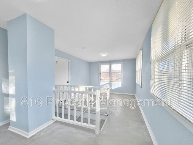 Building Photo - 2231 E 68th St