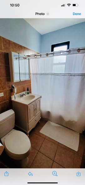 Building Photo - 2118 W Warner Ave