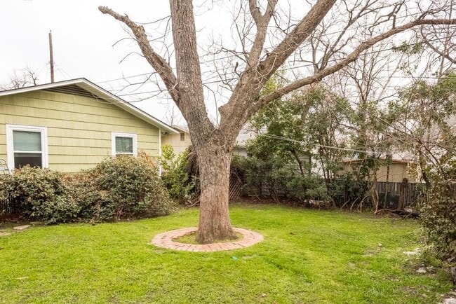 Building Photo - 1023 Ellingson Ln