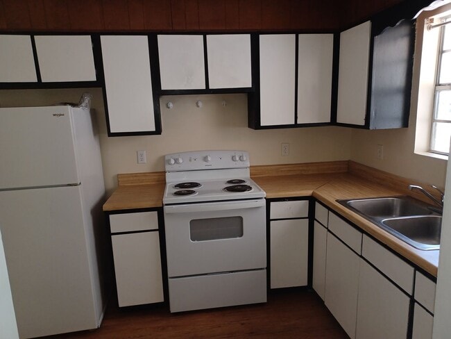 Building Photo - Beautiful 3bd/2ba home ready to rent