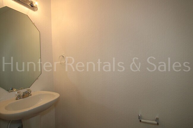 Building Photo - 4910 Donegal Bay Ct