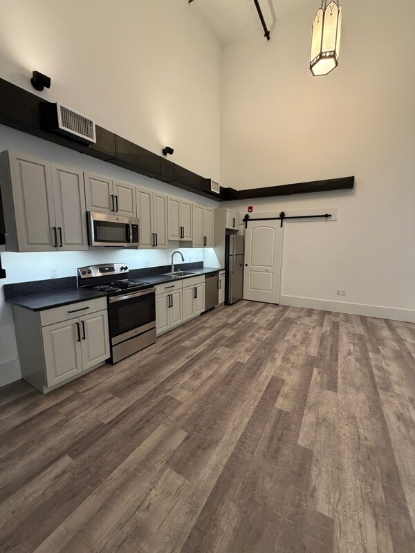 Building Photo - 177 Chestnut St