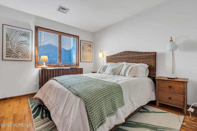 Building Photo - 475 Long Ave