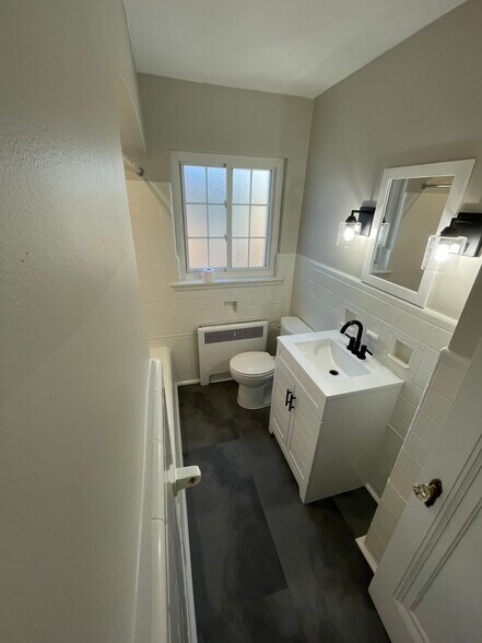 Building Photo - 6623 Ravenal Ct