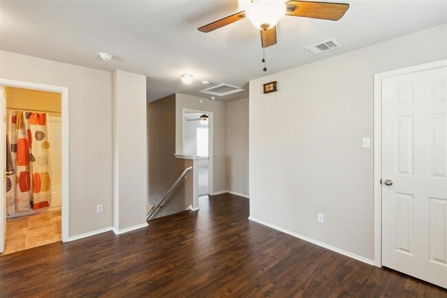 Building Photo - 1600 Sugarberry Ln