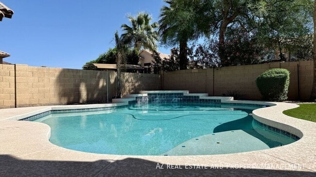 Building Photo - 1655 E Saltsage Dr