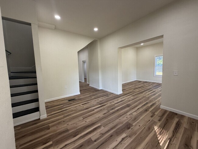 Building Photo - For Rent in Muskogee!