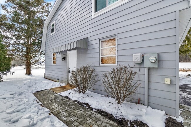 Building Photo - 25 Boundary Dr