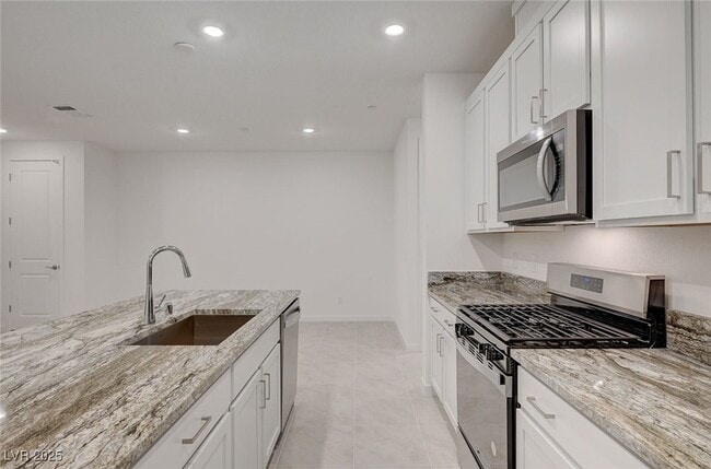 Building Photo - 2537 Monolith St