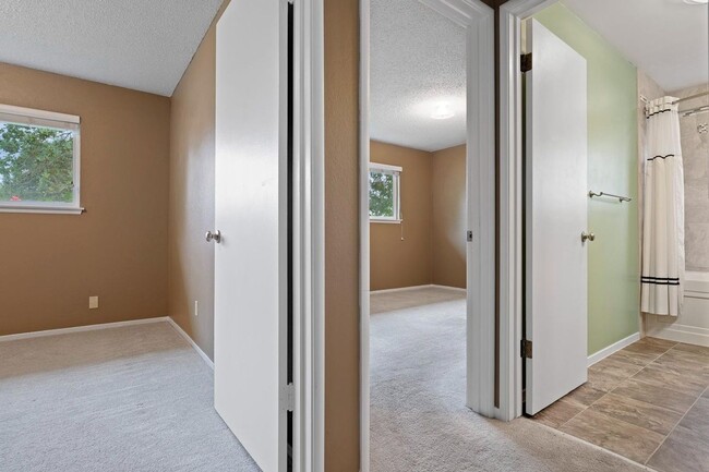 Building Photo - 4 Bedroom / 2 Bathroom Home for Rent $2,700