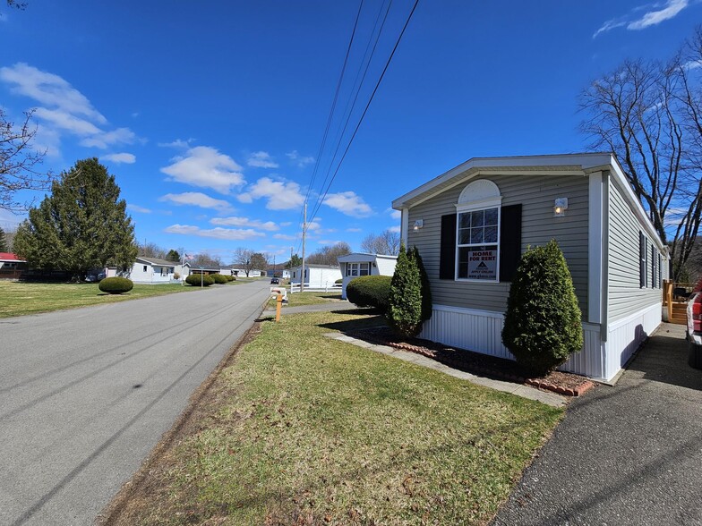 Building Photo - 3 Sunnyfield Dr